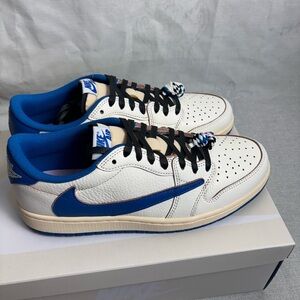 Nike White and Blue Sneakers